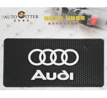 Коврик нескользящий д/панели BIG AUDI (25,5*13,5см)